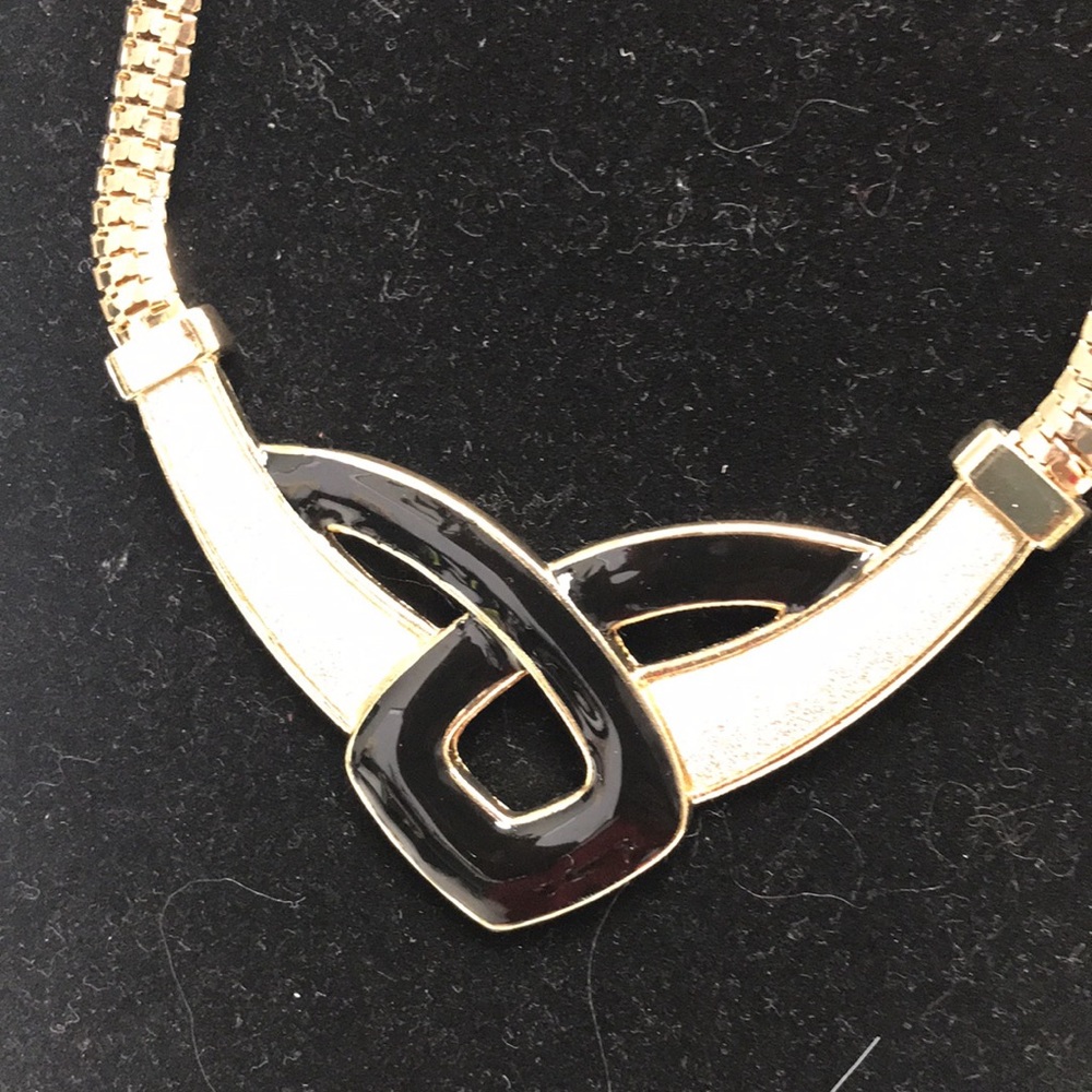 Statement necklace - Picture 2 of 3